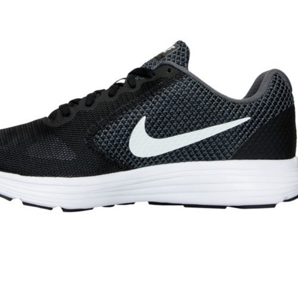 Nike Revolution 3 - Picture 4 of 5
